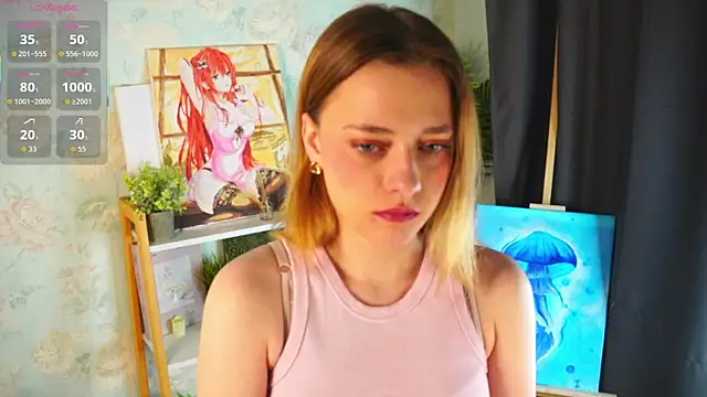 Snapshot of HollieCollelo chatting on February 11, 2026, 3:11 am HollieCollelo online show from February 11, 2026, 3:11 am