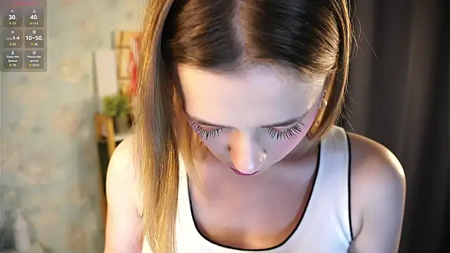 Snapshot of HollieCollelo chatting on February 24, 2026, 3:04 am HollieCollelo online show from February 24, 2026, 3:04 am