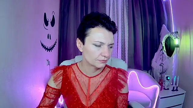 AvaSaturnian online show from October 21, 2025, 1:01 pm