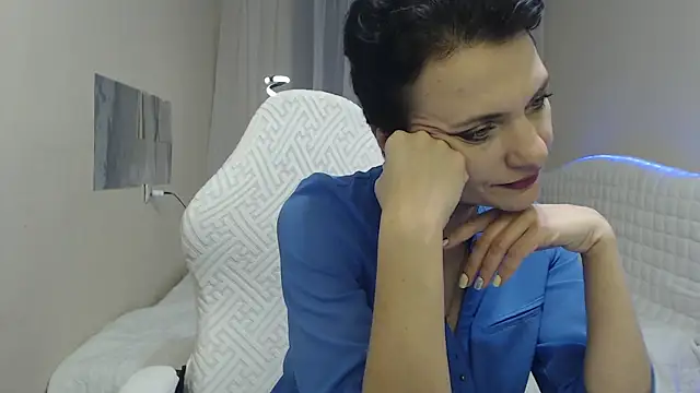 AvaSaturnian online show from November 13, 2025, 1:10 pm