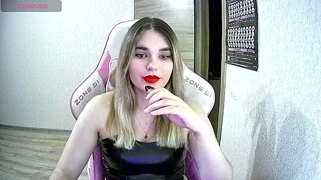 Snapshot of Kris_Moss chatting on October 27, 2025, 9:52 pm Kris Moss online show from October 27, 2025, 9:52 pm