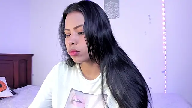 Michluxe 69 online show from November 12, 2025, 12:44 am