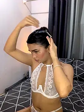 Snapshot of AngelHille chatting on November 3, 2025, 7:48 pm AngelHille online show from November 3, 2025, 7:48 pm