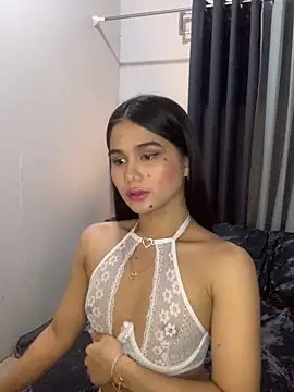 Snapshot of AngelHille chatting on December 15, 2025, 5:28 pm AngelHille online show from December 15, 2025, 5:28 pm