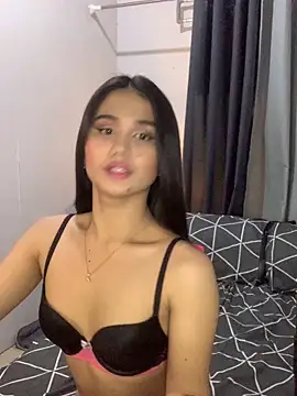 Snapshot of AngelHille chatting on December 16, 2025, 3:50 pm AngelHille online show from December 16, 2025, 3:50 pm