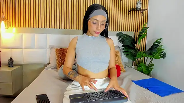 Snapshot of Roseaurora chatting on October 2, 2025, 12:23 pm Roseaurora online show from October 2, 2025, 12:23 pm
