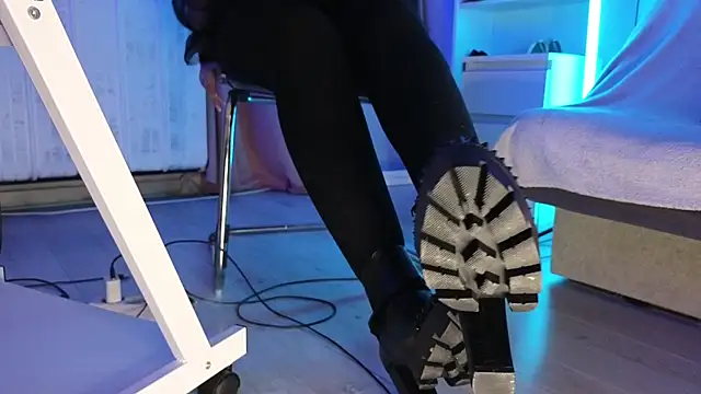 CruelSiren online show from October 29, 2025, 8:21 pm