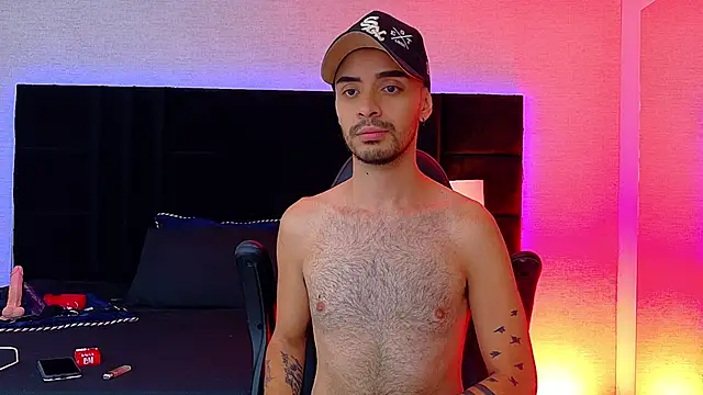 Snapshot of HairyDiamond_ chatting on September 23, 2025, 2:03 am HairyDiamond online show from September 23, 2025, 2:03 am