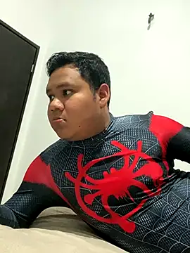 Snapshot of Danimiles chatting on December 21, 2025, 1:24 am Danimiles online show from December 21, 2025, 1:24 am