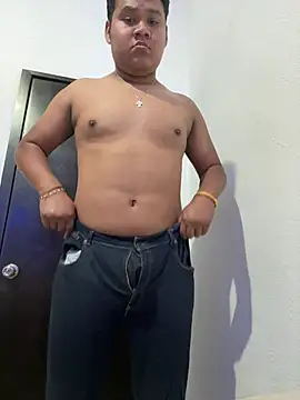 Snapshot of Danimiles chatting on February 16, 2026, 5:14 am Danimiles online show from February 16, 2026, 5:14 am