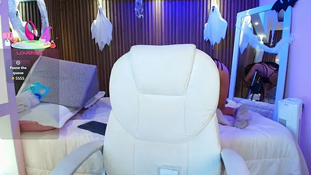 AlanaWalker9 online show from October 18, 2025, 3:53 am