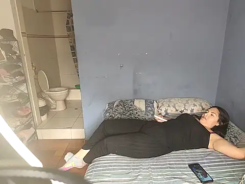 Snapshot of badlove42 chatting on November 26, 2025, 9:27 pm badlove42 online show from November 26, 2025, 9:27 pm