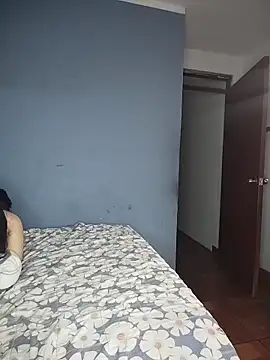 Snapshot of badlove42 chatting on December 5, 2025, 4:36 pm badlove42 online show from December 5, 2025, 4:36 pm