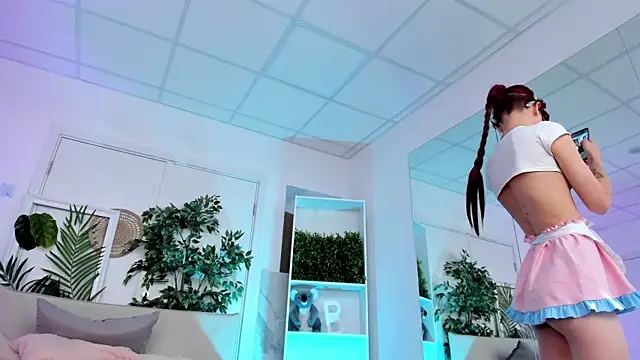 Snapshot of Sima_Wendy chatting on September 18, 2025, 6:26 am Sima Wendy online show from September 18, 2025, 6:26 am