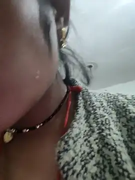 Snapshot of LUCKY_cut chatting on December 22, 2025, 3:25 am LUCKY cut online show from December 22, 2025, 3:25 am