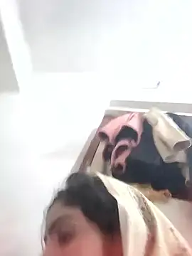 Snapshot of LUCKY_cut chatting on December 22, 2025, 5:54 pm LUCKY cut online show from December 22, 2025, 5:54 pm