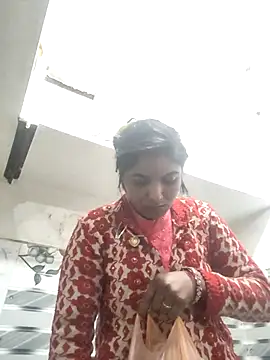 Snapshot of LUCKY_cut chatting on January 11, 2026, 1:32 am LUCKY cut online show from January 11, 2026, 1:32 am