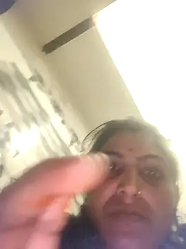 Snapshot of LUCKY_cut chatting on January 12, 2026, 4:07 am LUCKY cut online show from January 12, 2026, 4:07 am