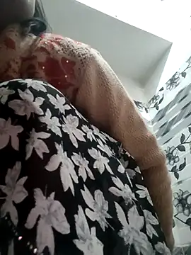 Snapshot of LUCKY_cut chatting on February 8, 2026, 3:54 am LUCKY cut online show from February 8, 2026, 3:54 am