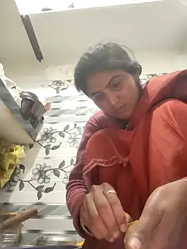 Snapshot of LUCKY_cut chatting on February 9, 2026, 2:37 am LUCKY cut online show from February 9, 2026, 2:37 am