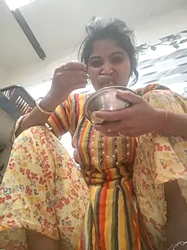 Snapshot of LUCKY_cut chatting on February 15, 2026, 3:47 am LUCKY cut online show from February 15, 2026, 3:47 am