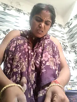 Snapshot of LUCKY_cut chatting on February 18, 2026, 3:24 am LUCKY cut online show from February 18, 2026, 3:24 am