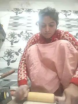 Snapshot of LUCKY_cut chatting on February 24, 2026, 3:26 am LUCKY cut online show from February 24, 2026, 3:26 am