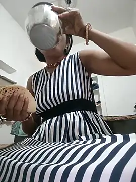 Snapshot of LUCKY_cut chatting on March 9, 2026, 4:27 am LUCKY cut online show from March 9, 2026, 4:27 am