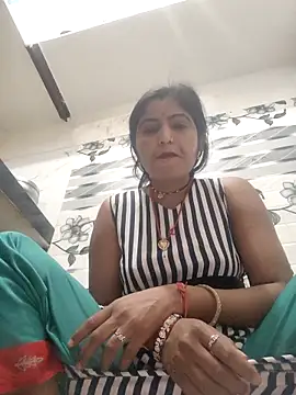 Snapshot of LUCKY_cut chatting on March 10, 2026, 4:06 am LUCKY cut online show from March 10, 2026, 4:06 am