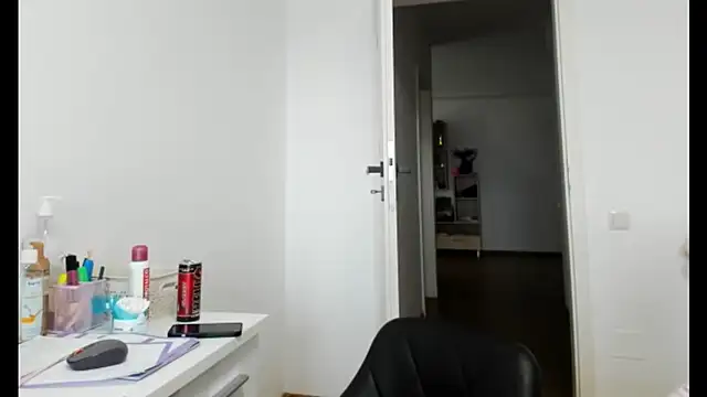 Snapshot of crystalxx18 chatting on September 25, 2025, 7:56 am crystalxx18 online show from September 25, 2025, 7:56 am