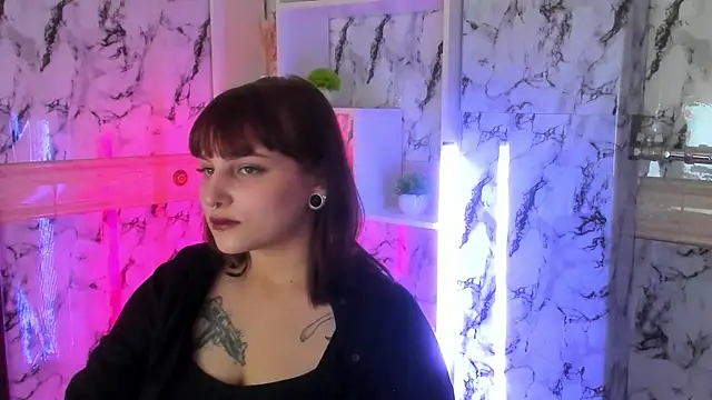 Snapshot of LeslieThomass chatting on October 14, 2025, 3:18 am LeslieThomass online show from October 14, 2025, 3:18 am