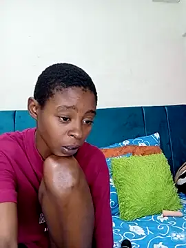 SweetSlenderChoc online show from May 11, 2026, 4:04 pm