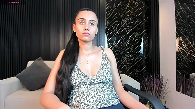 sofiapalacioss online show from November 7, 2025, 7:36 pm