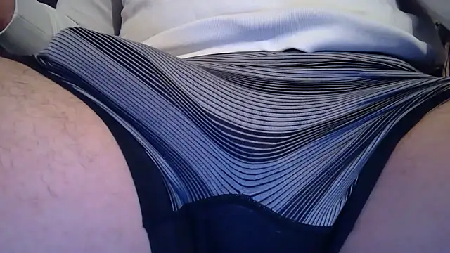 Snapshot of YourBigOne20 chatting on December 4, 2025, 5:32 pm YourBigOne20 online show from December 4, 2025, 5:32 pm