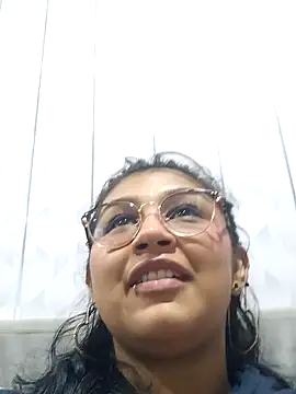 Emiily Johamson online show from September 23, 2025, 1:08 am