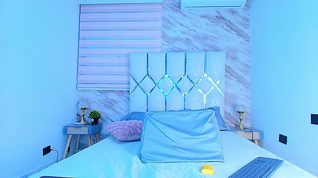 Snapshot of collet_1 chatting on February 11, 2026, 12:10 pm collet 1 online show from February 11, 2026, 12:10 pm