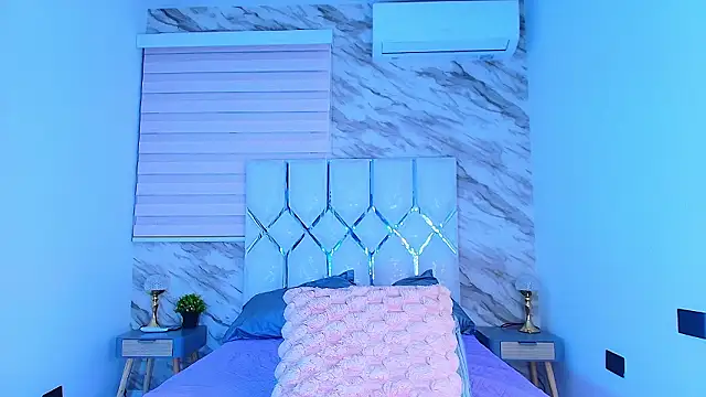 Snapshot of collet_1 chatting on February 24, 2026, 12:03 pm collet 1 online show from February 24, 2026, 12:03 pm