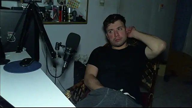 Snapshot of ferrari1996 chatting on September 10, 2025, 6:13 am ferrari1996 online show from September 10, 2025, 6:13 am