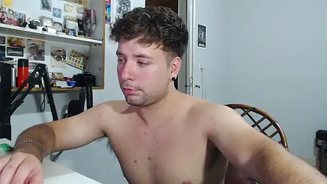 Snapshot of ferrari1996 chatting on December 21, 2025, 5:03 am ferrari1996 online show from December 21, 2025, 5:03 am