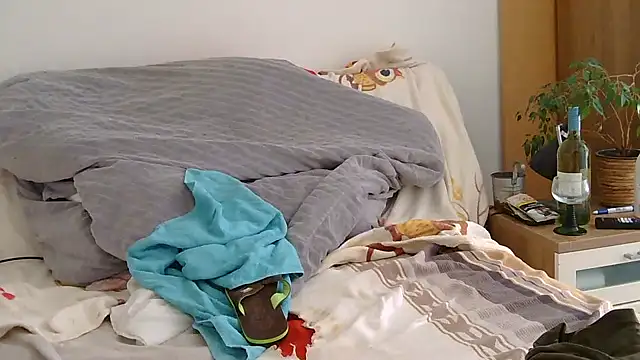 EdelHolz91 online show from April 7, 2026, 1:44 pm