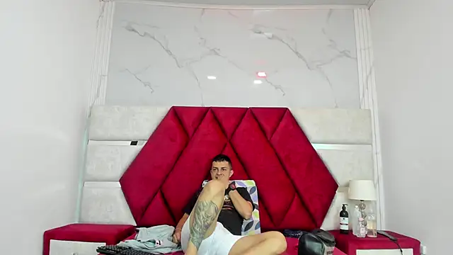 Kity spiderr online show from February 24, 2026, 12:25 pm