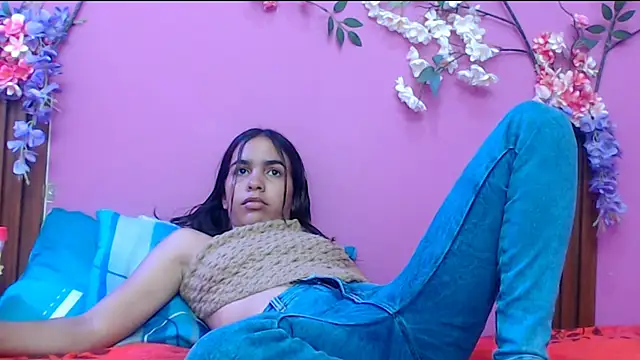 skinnysofia18 online show from September 16, 2025, 12:50 pm