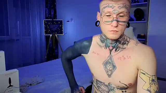 Snapshot of c10h15on1 chatting on February 13, 2026, 6:53 am c10h15on1 online show from February 13, 2026, 6:53 am