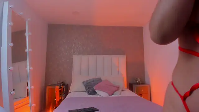 KaylieBrooks online show from November 5, 2025, 5:13 pm