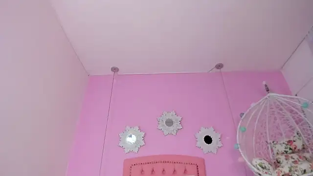 CannelaSmith online show from November 10, 2025, 7:35 pm