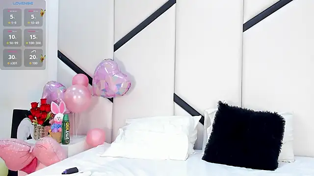 XimenaCosta online show from April 9, 2026, 12:10 pm