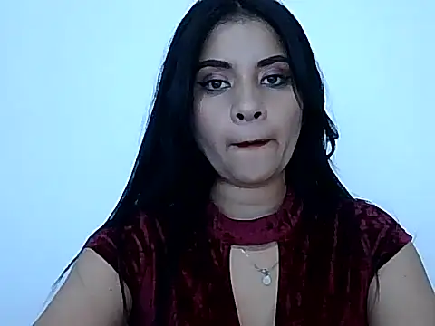 ValerieLove  online show from November 10, 2025, 7:24 pm