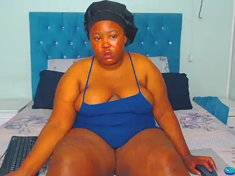 Snapshot of ThickAss_Cheeks chatting on September 19, 2025, 11:44 am ThickAss Cheeks online show from September 19, 2025, 11:44 am