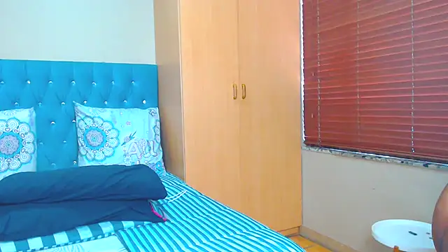 Snapshot of ThickAss_Cheeks chatting on October 10, 2025, 10:36 am ThickAss Cheeks online show from October 10, 2025, 10:36 am