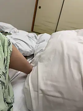 Snapshot of eru2025 chatting on March 5, 2026, 12:23 pm eru2025 online show from March 5, 2026, 12:23 pm